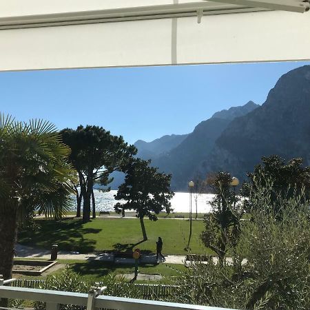 Appartement Lago Blu 加尔达湖滨 外观 照片