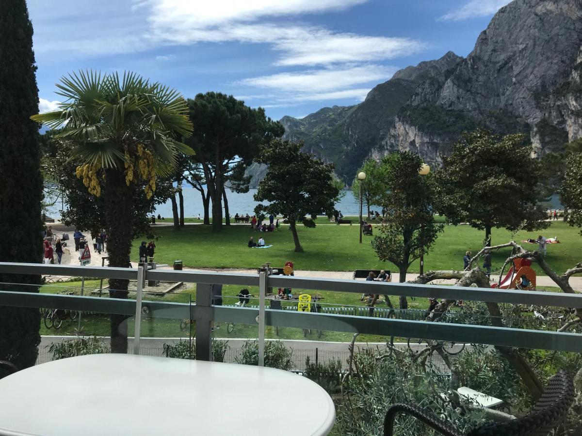 Appartement Lago Blu 加尔达湖滨 外观 照片