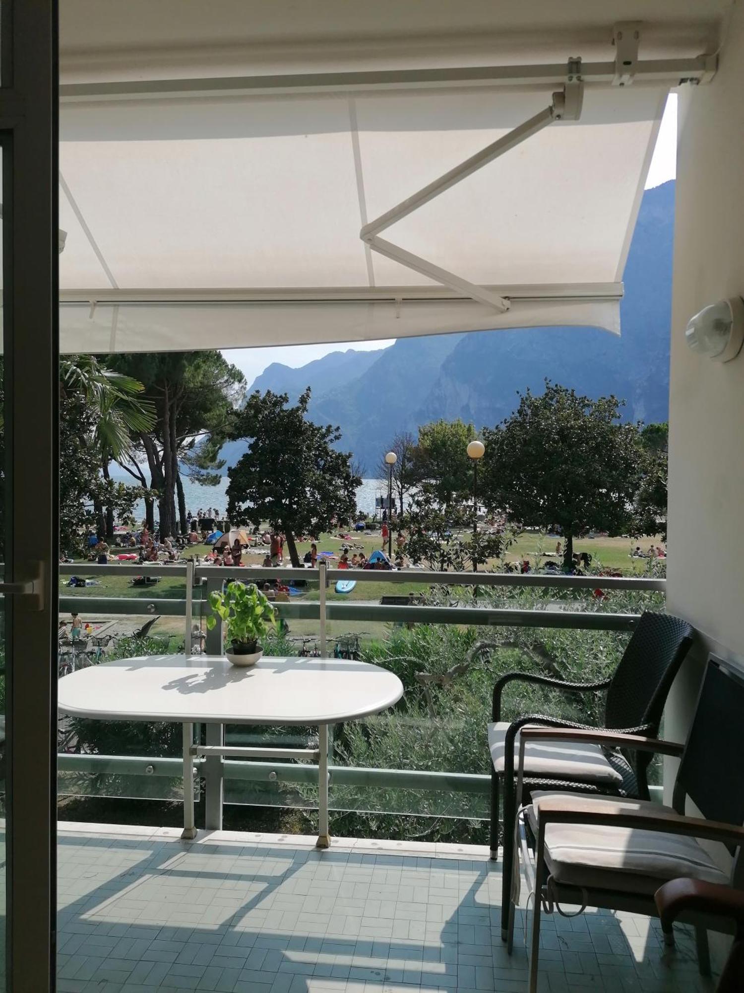 Appartement Lago Blu 加尔达湖滨 外观 照片