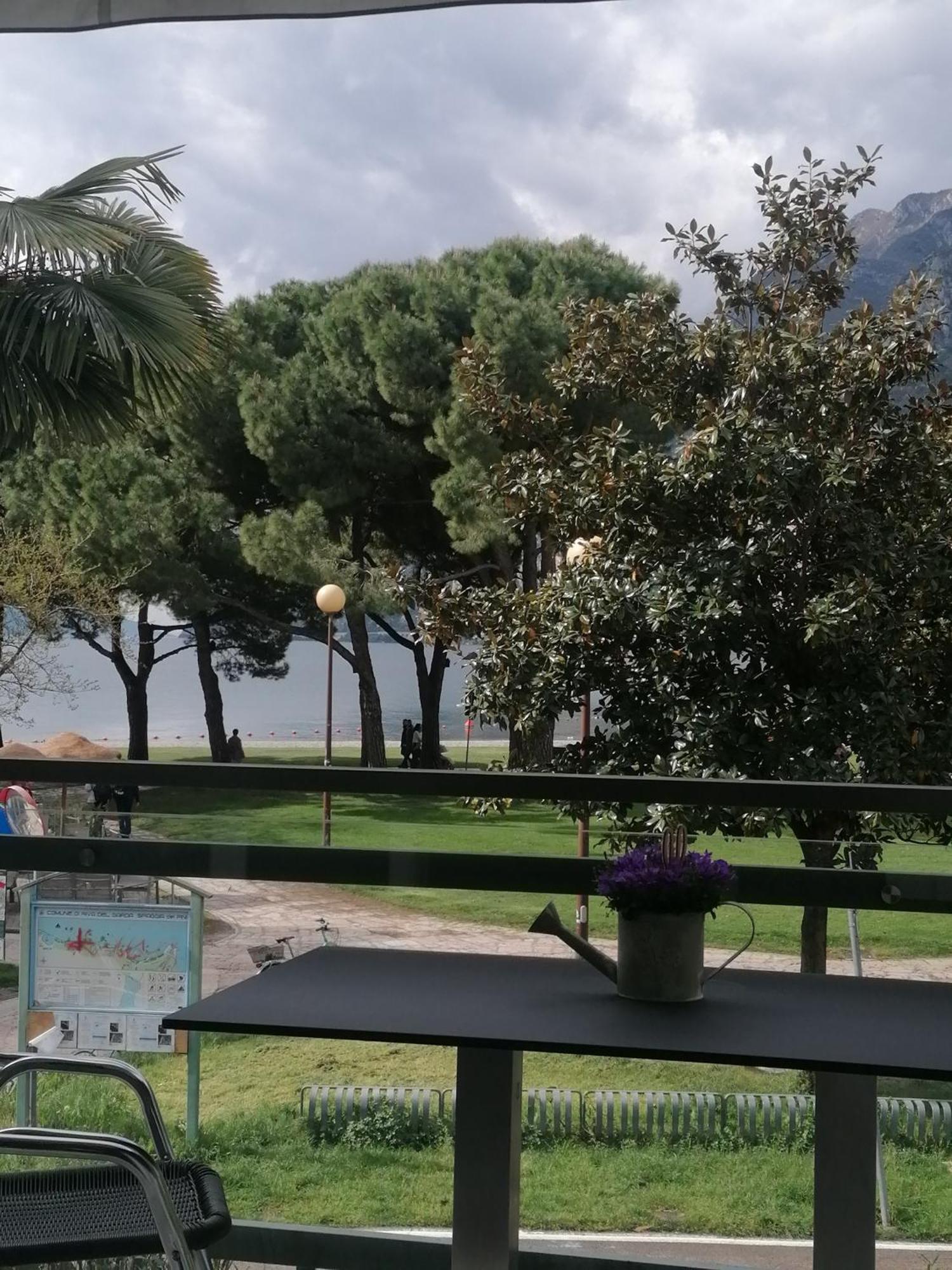 Appartement Lago Blu 加尔达湖滨 外观 照片